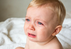 宝宝总流眼泪？别当“上火”！可能是泪道堵塞在作祟