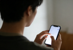 放不下手机，眼睛越来越干，厦门眼科中心：这个急救方
