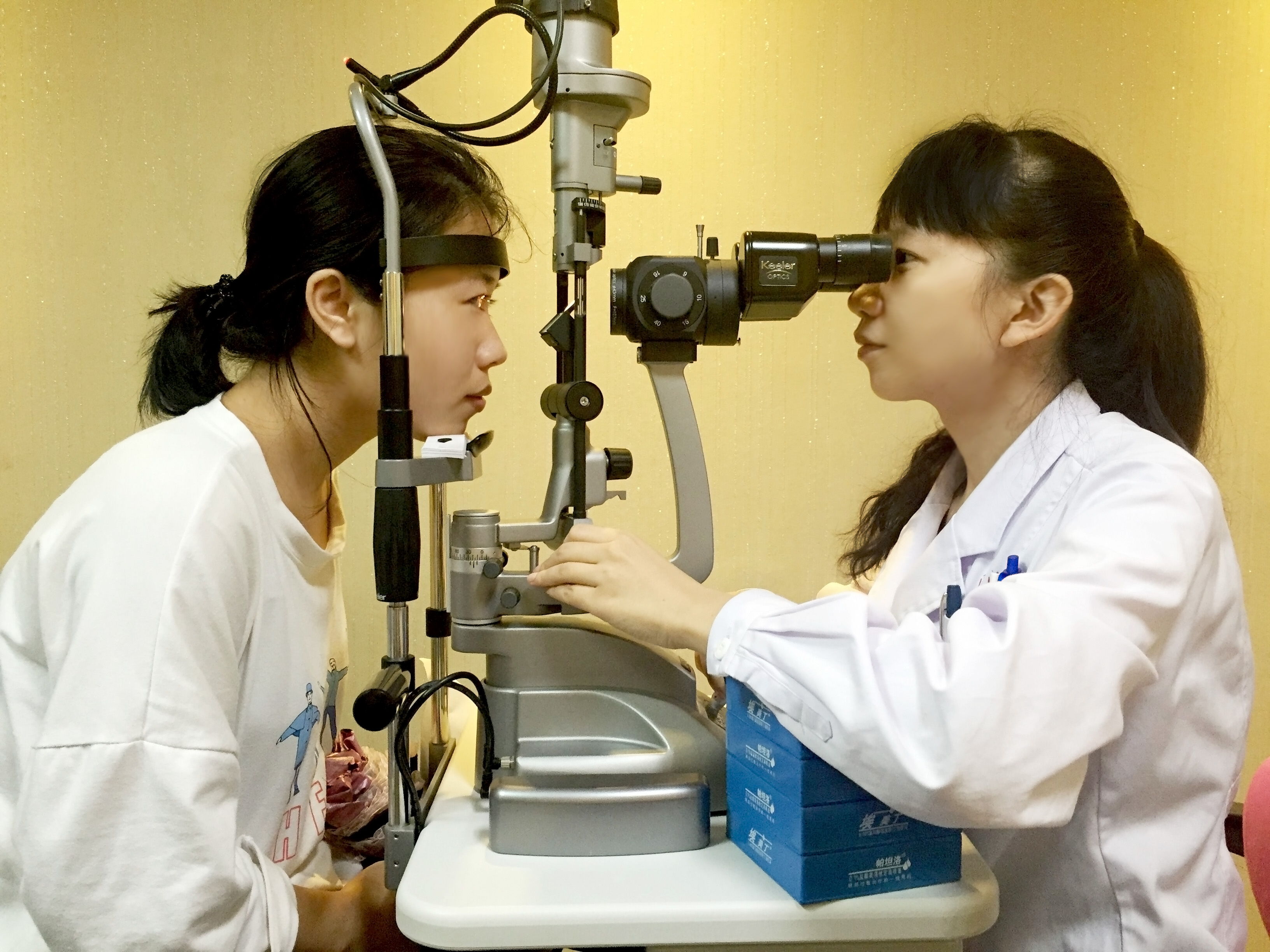 眼科医生提醒4这类人,要经常检查眼睛