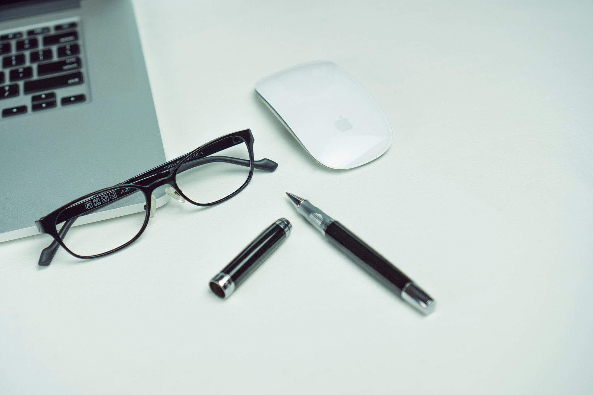 戴眼镜会加重近视？这些年你被坑的事