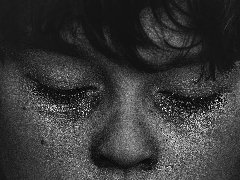 人的眼睛真的会被哭瞎吗?