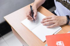 不可思议！这文具竟比手机更伤眼，快看