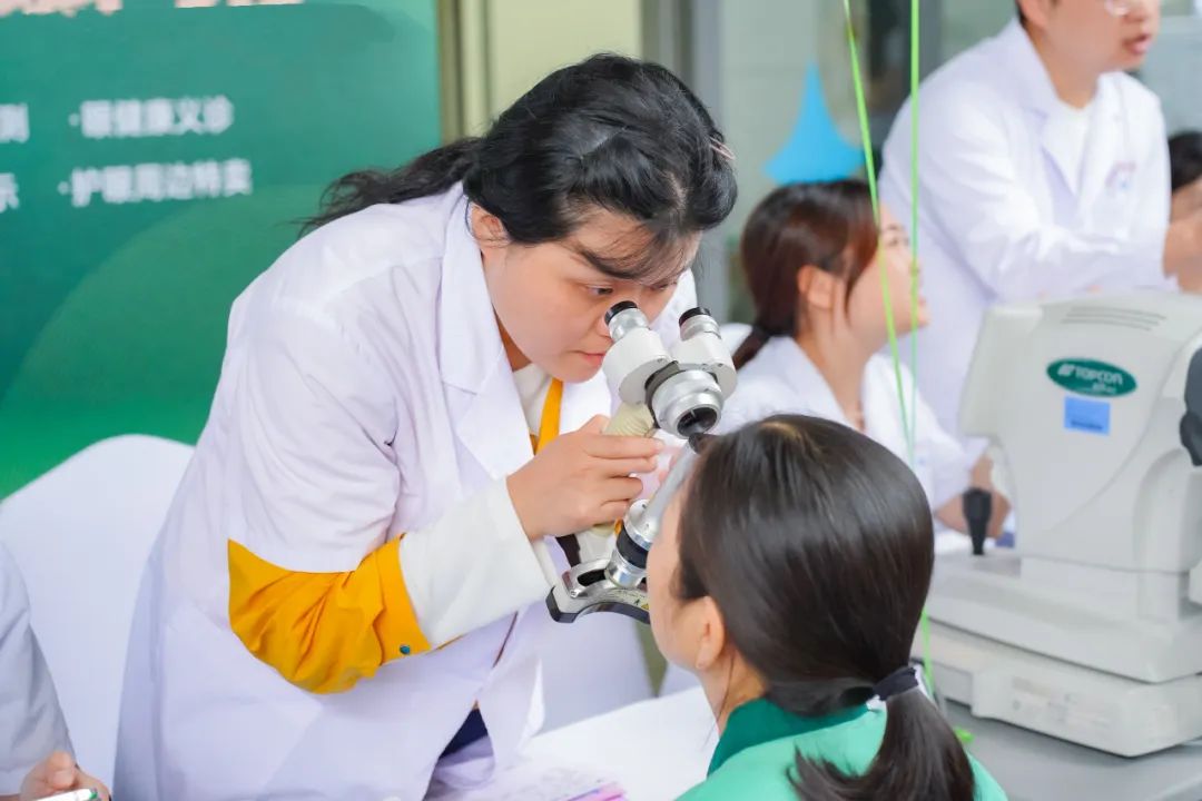 爱眼月系列活动：厦门眼科中心携手象屿
