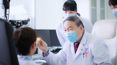 孩子歪头、斗鸡眼别拖延！国内小儿眼科泰斗赵堪兴教授