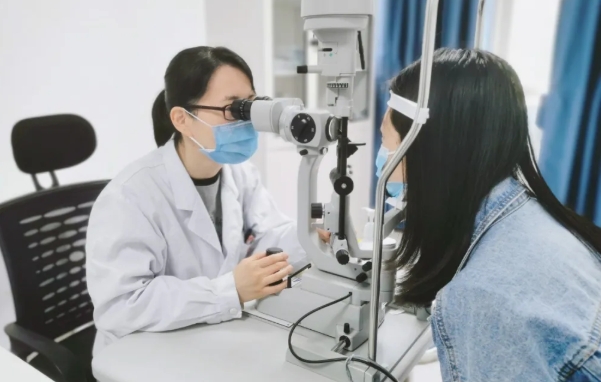 黄维艺主任